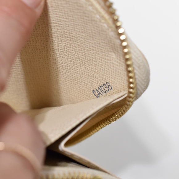 Louis Vuitton Damier Azure Zippy wallet with Box and Dust Bag - Picture 7 of 14